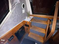 Carver 28 Aft Cabin - picture 9