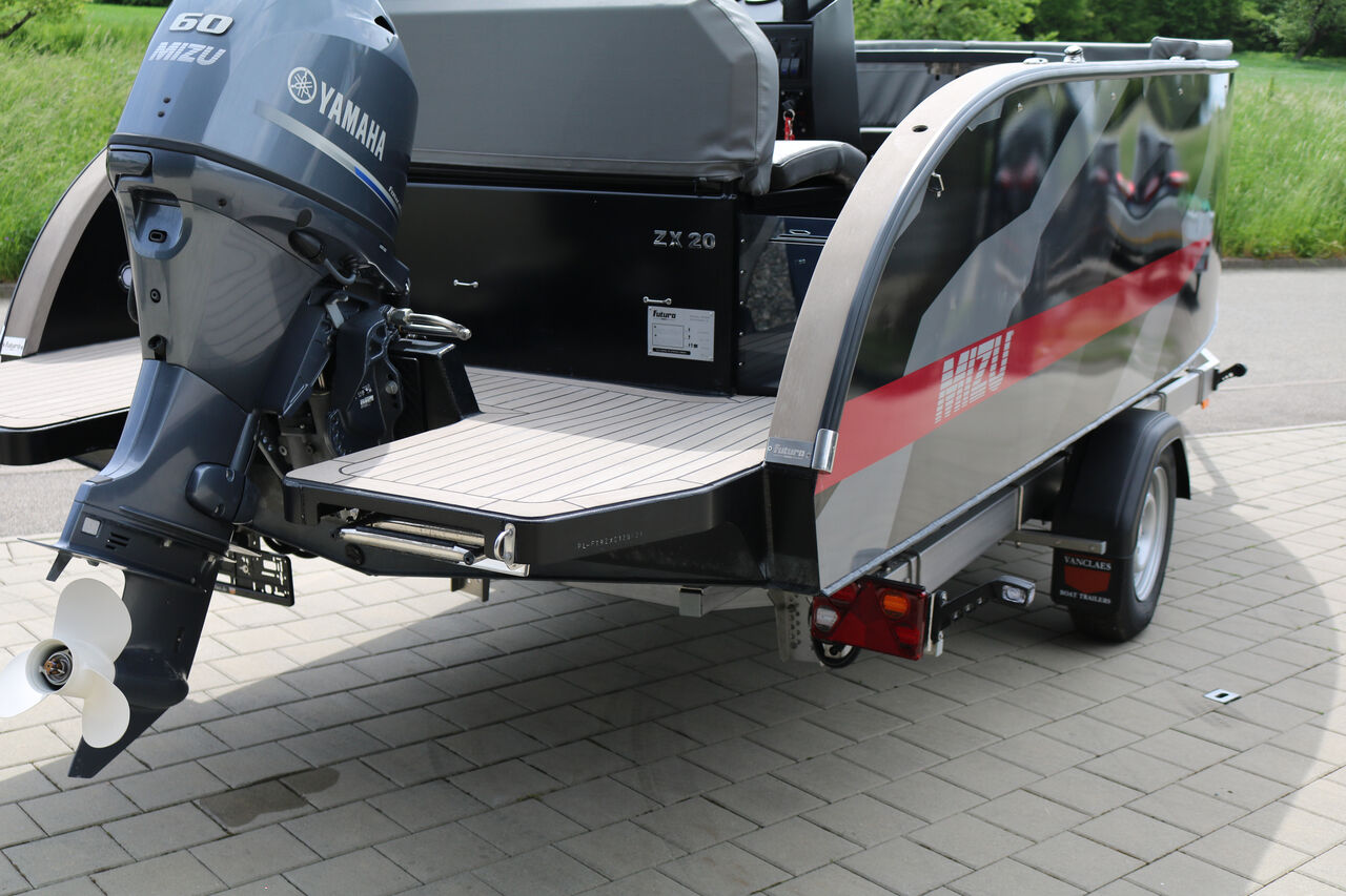 Futuro ZX20 MIZU Edition Gebrauchtboot auf Lager - immagine 3