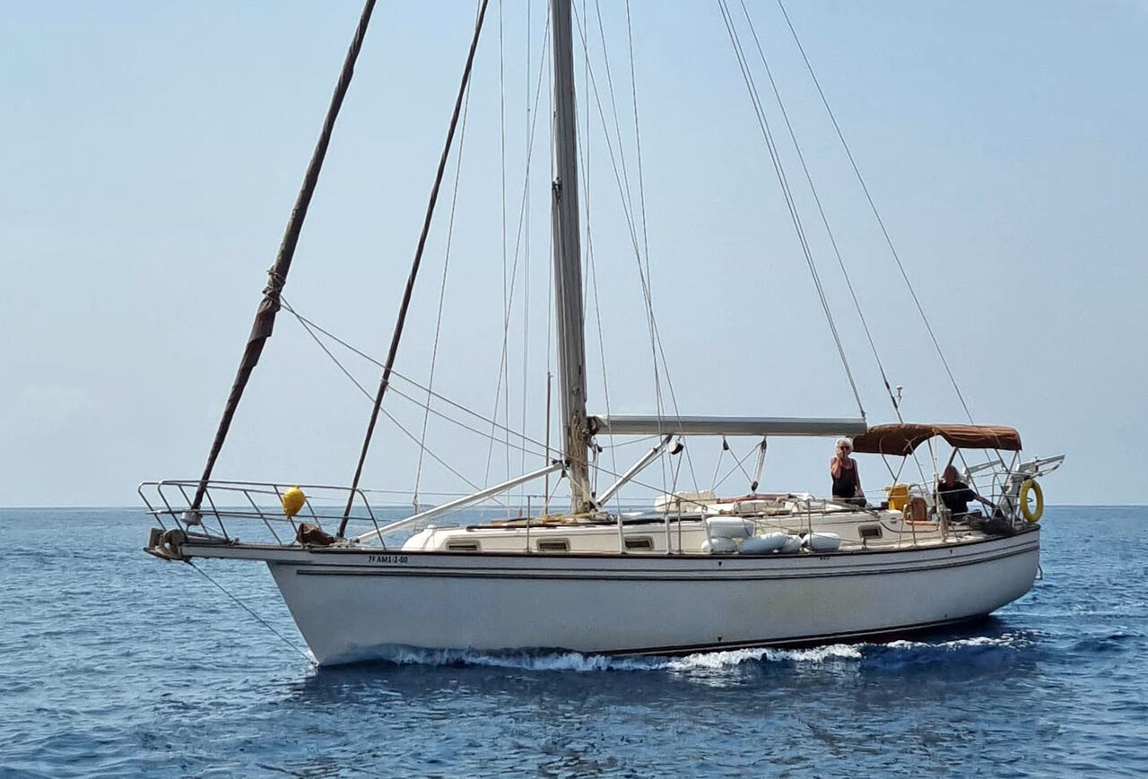 Island Packet 38 (sailboat) for sale