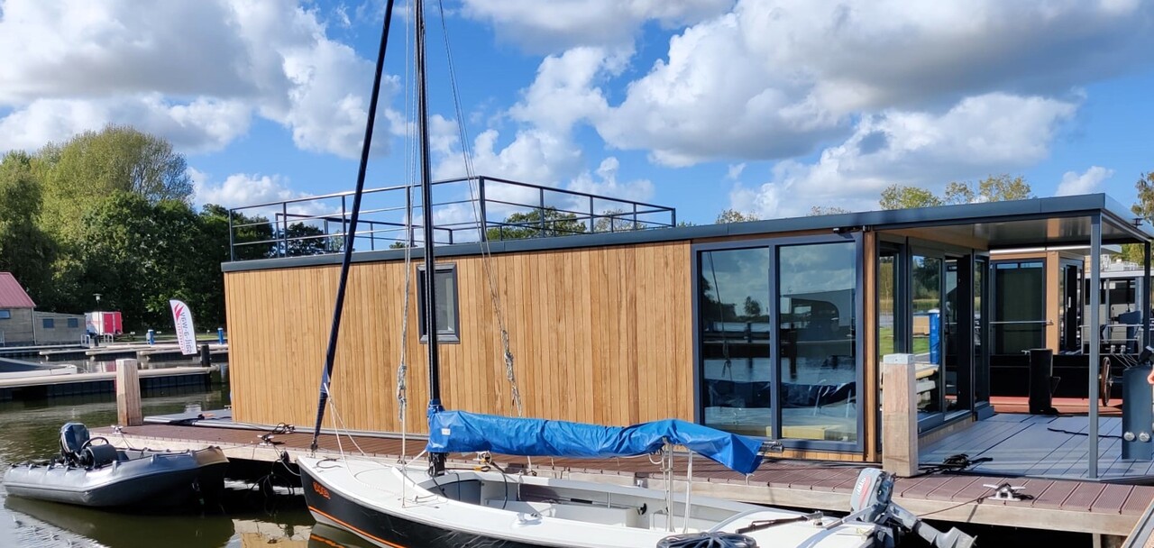 1460 X 500 Special Houseboat - image 2