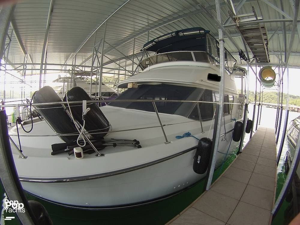 Carver 370 Aft Cabin - picture 3