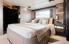 Azimut S7 Model Year 2024 - New Grey Interiors - picture 3