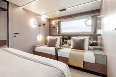 Azimut S7 Model Year 2024 - New Grey Interiors - picture 4