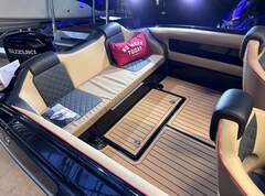 B1 Yachts ST.TROPEZ 5 Black Edition - fotka 5