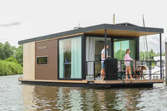 Revolution House Boat 11 - picture 2