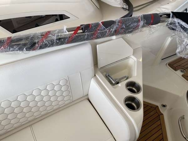 Sea Ray 270 SDX - picture 3