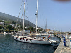 Amel 54 Ketch - picture 6