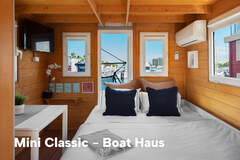 Boat Haus Mediterranean 6x3 Classic Houseboat - picture 4