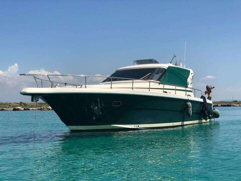 Cayman Yachts 38 WA