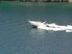 Cruisers Yachts 320 Express - picture 4