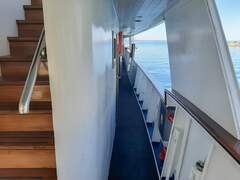 Small Cruise ship - picture 5