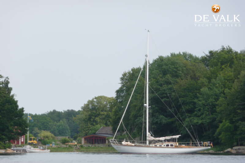 Classic Sailing Yacht - picture 2