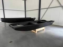 Black Workboats 400 - zdjęcie 3