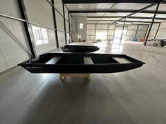 Black Workboats 400 - фото 10