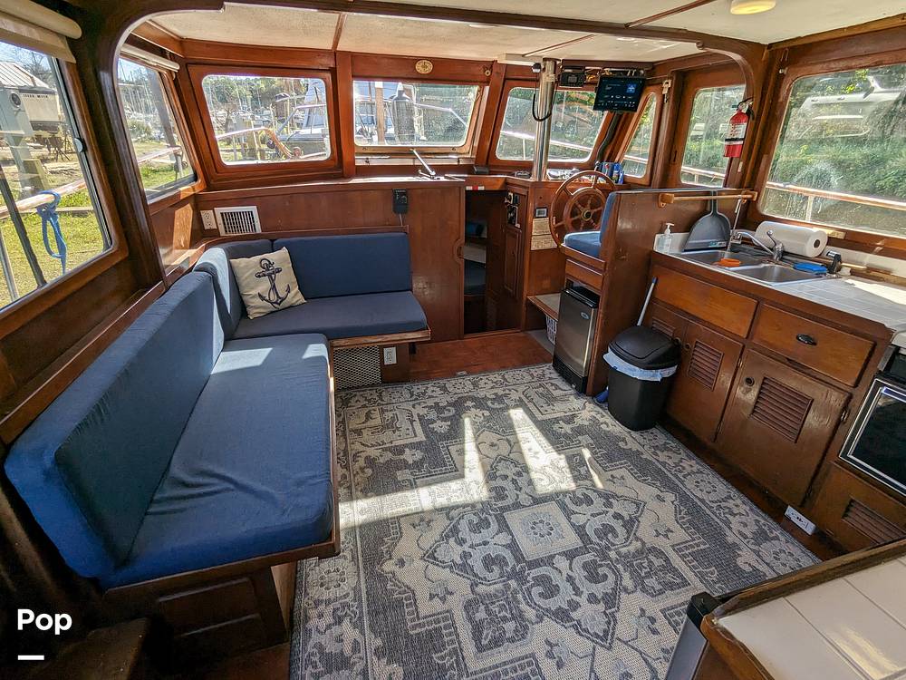 Marine Trader 40 Double Cabin - image 3