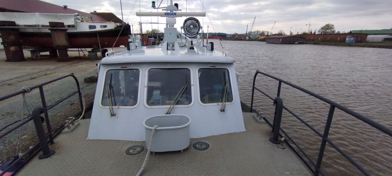 Motorboot ehem. Zollboot Wohnboot Aluboot Kran - resim 3