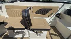 Sea Ray 230 SSE & Trailer - BODENSEEZUL. - picture 4