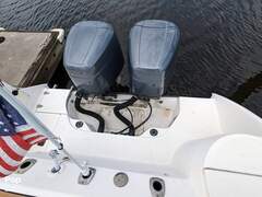 Boston Whaler 26 Outrage - picture 7