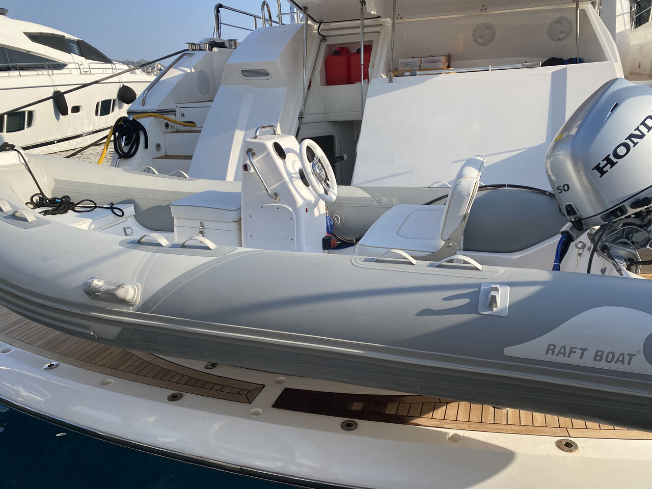 Sunseeker 80 - picture 2