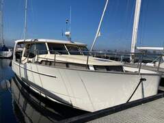 Greenline 33 Hybrid - picture 1