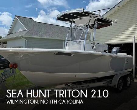 Sea Hunt Triton 210