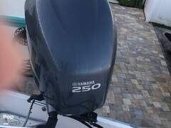 Boston Whaler Outrage - immagine 3