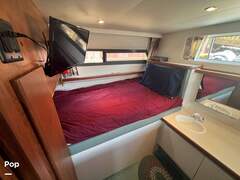 Carver 325 Aft Cabin - picture 10