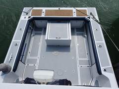Boston Whaler 26 Outrage - picture 8