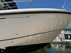 Boston Whaler Outrage 26 CC - picture 7