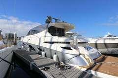 Riviera 6000 Sport Yacht - фото 6