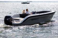Topcraft 627 Tender - picture 10