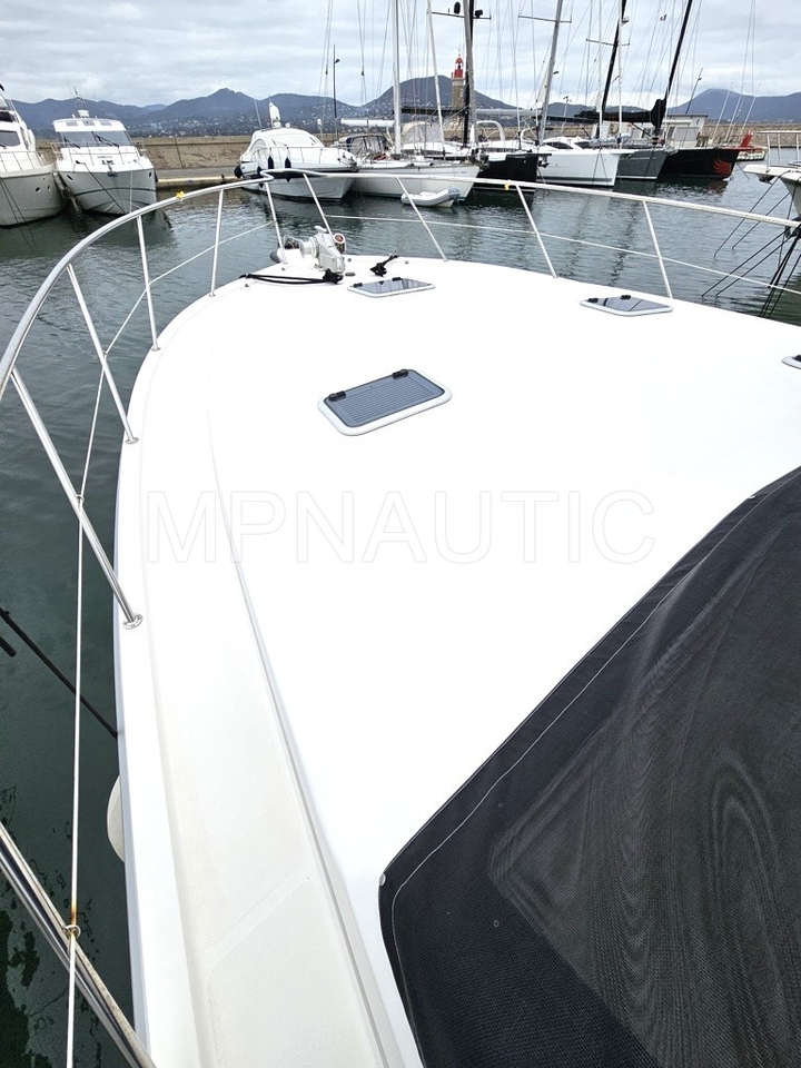 Riviera Marine 43 Fly - picture 3