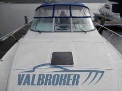 Sea Ray 330 Express Cruiser - picture 8
