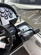 Cruisers Yachts 300 CXI - picture 4