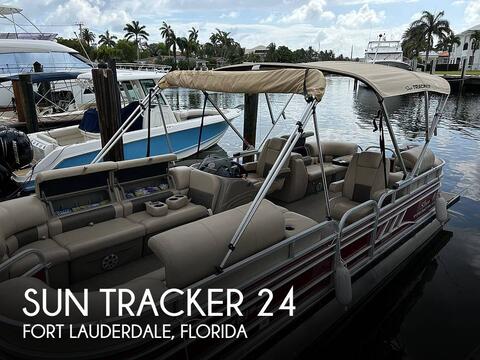 Sun Tracker Party Barge 24DLX