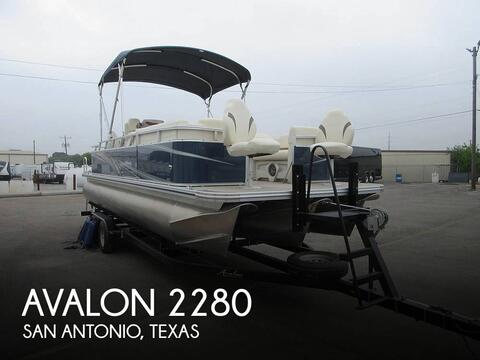 Avalon 2280 VEN Fish N Cruise