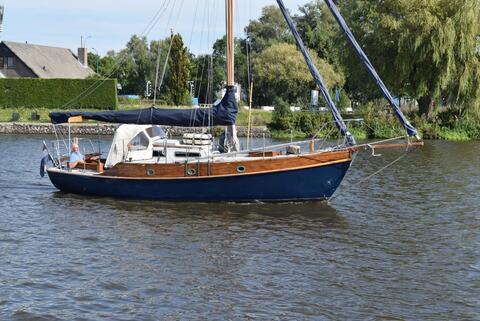 Pintail 27 Compact Sailing Yacht, Wooden gaff Rigg
