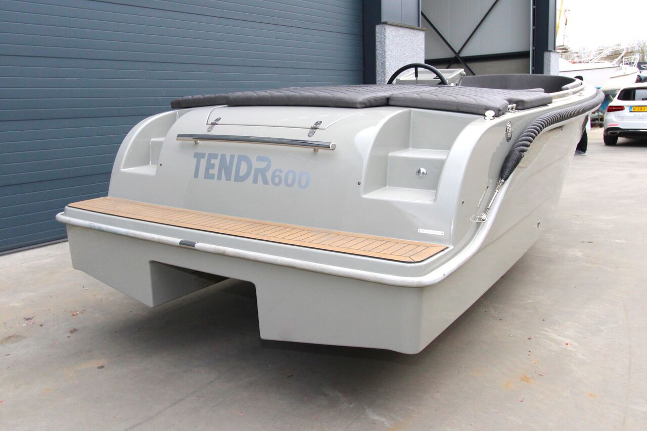 Tendr 600 Outboard - фото 3