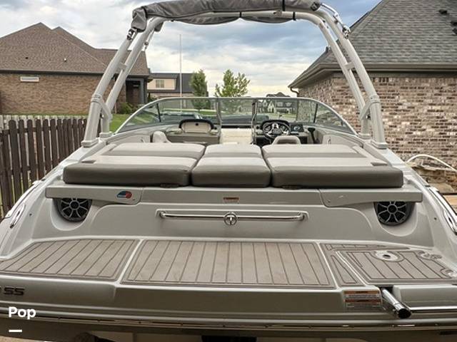 Crownline 210 SS - picture 2