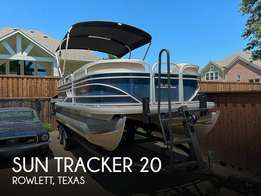 Sun Tracker Party Barge 20dlx