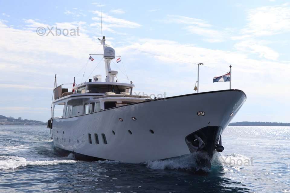 DE Vries Yacht Trawler - image 2