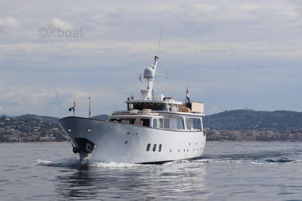 DE Vries Yacht Trawler - image 3
