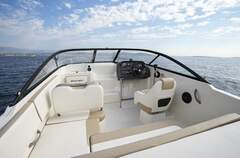 Bayliner VR5 Cuddy Outboard - fotka 6