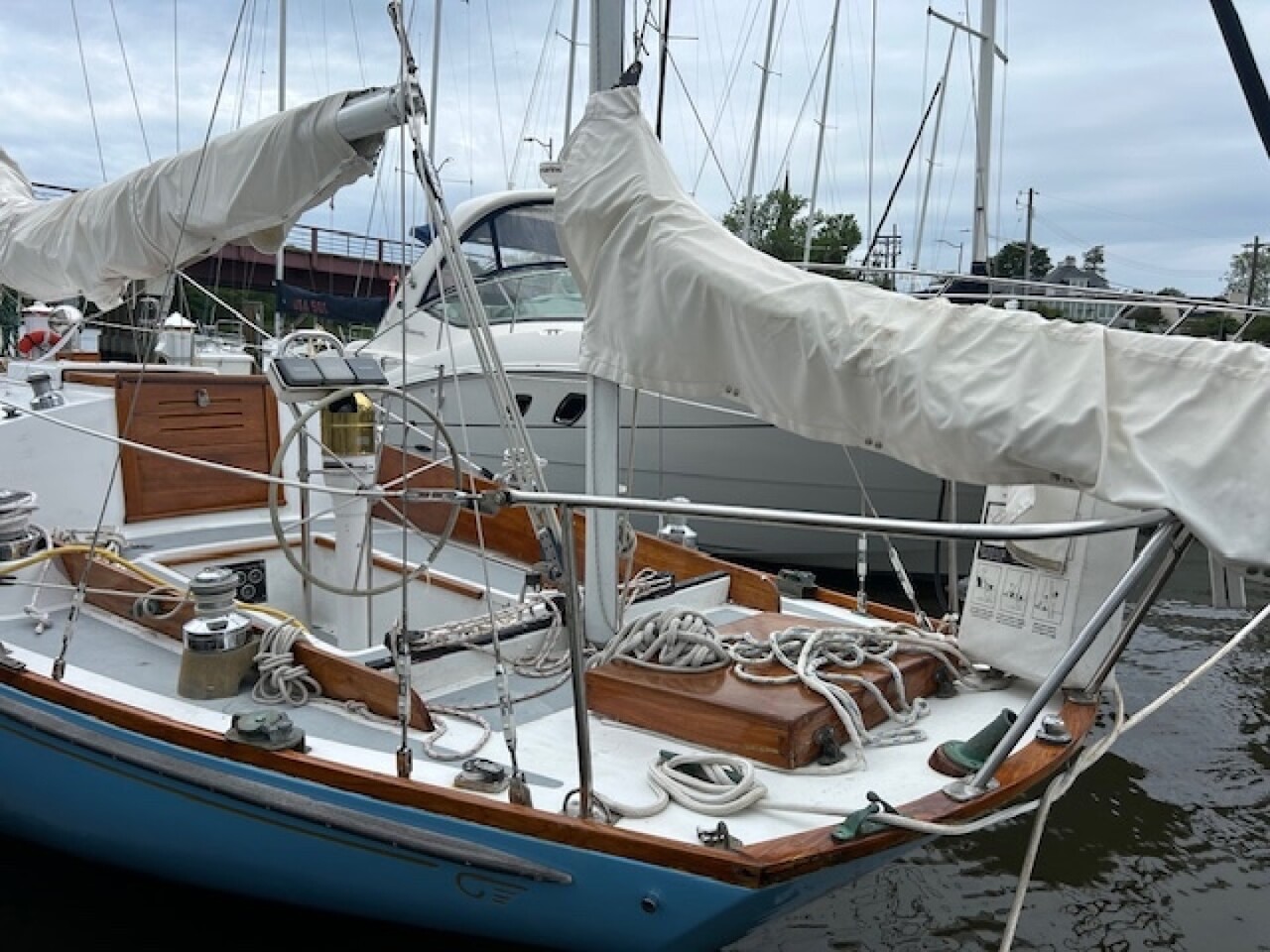 Hinckley Yachts Pilot Yawl 35 - resim 3