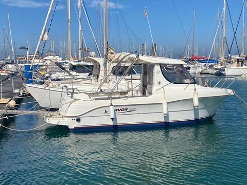 Arvor 210, a Particularly neat Fishing boat that has