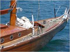 Classic Wooden Sailboat - image 4