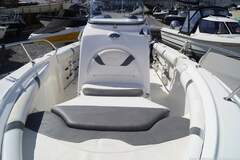 Boston Whaler Outrage 240 - immagine 8