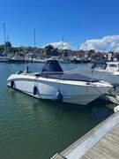 Boston Whaler Outrage 240 - immagine 1