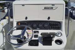 Boston Whaler Outrage 240 - picture 6